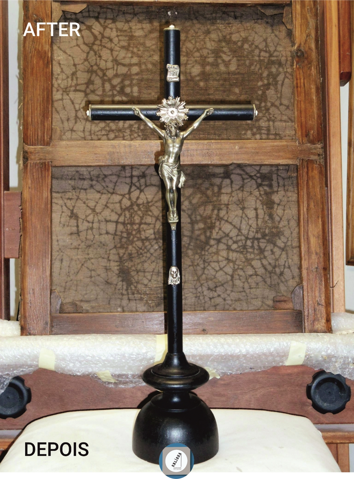 crucifixo com Cristo em metal1.2B.jpg
